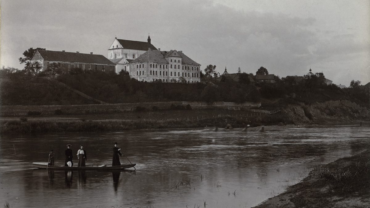 Zabudowania pojezuickie – widok od południa, Drohiczyn